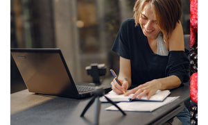 influencer in front of the computer